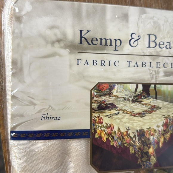 Kemp & Beatley Shiraz 60 x 84 Oblong Fabric Tablecloth - Picture 8 of 8
